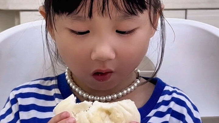 Her performance when her mother is not around...