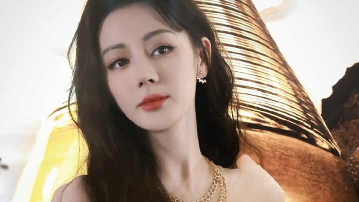 Dilraba Dilmurat at the Dior event—wow, she’s so beautiful! The guy next to me even said she looks l