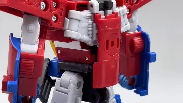 Thomas and Optimus Prime?! ——Today we share the Transformers Iron Heart Double Set Optimus Prime