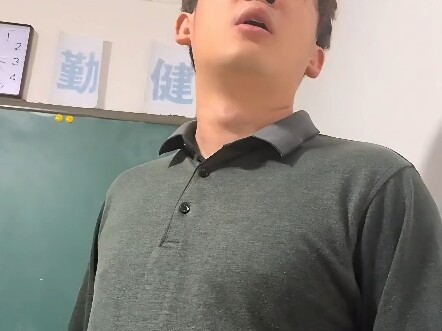 Immersive experience of a classroom where no one did their homework after the holiday