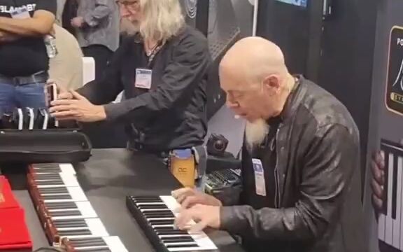 "Sir, we are closing the store... please stop"