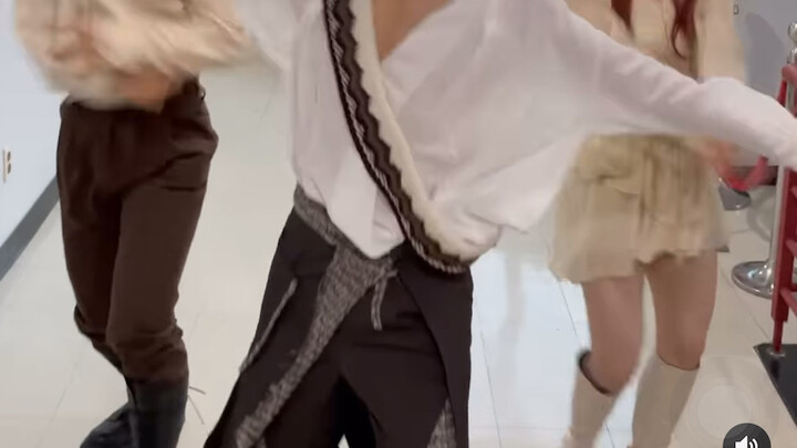 Kai benar-benar serius saat tampil, kita juga harus lebih giat lagi!