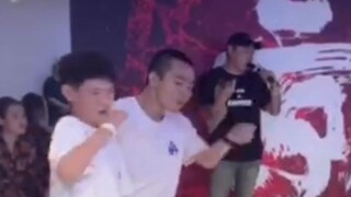 การใช้มืออียิปต์ในการแข่งขันฟรีสไตล์!