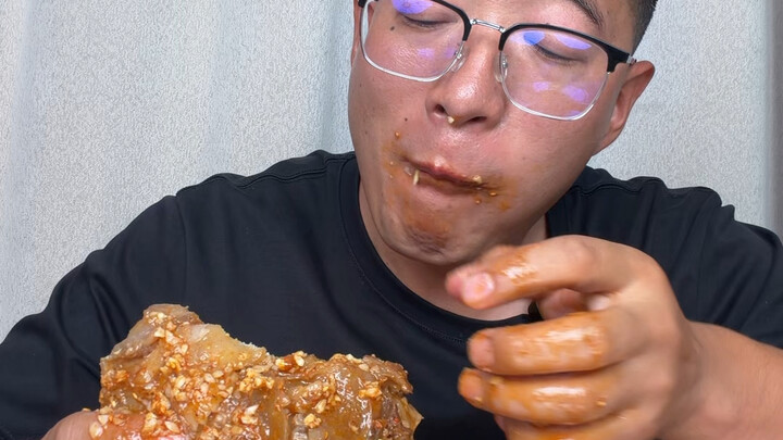 Hanya makan daging saja