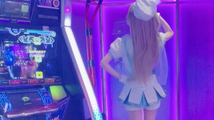 حفظ مسار القفز على آلة الرقص لرقصة الطائرة الكبيرة الرائعة