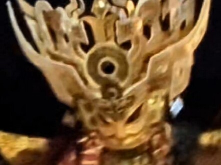 الرقصة الأصلية التي أبدعها الكاهن العبقري "ارحمني وارقص بجنون تحت المطر"