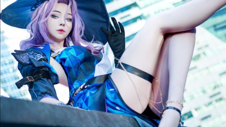 Cô nàng ngọc bích không thể nhấc nổi sức lực