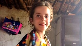 Seorang gadis Afghanistan mengatakan dia ingin menari untuk saudara laki-laki, saudara perempuan, pa