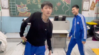 只让鞍山第二十六中学的看到就好了