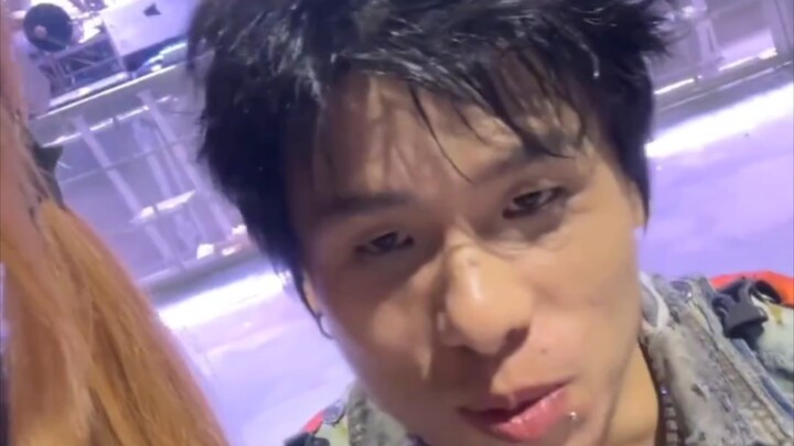 Hahaha! Firaun yang dipaksa ‘bekerja’ oleh penggemar cantik!