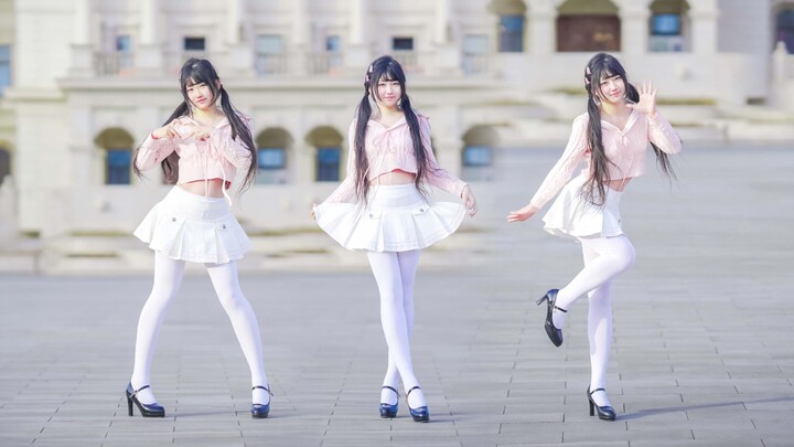 ใครบ้างล่ะที่ไม่อยากหัวฟูหน้าแดงไปกอดกับสาวน่ารักแบบนี้!? ที่รัก