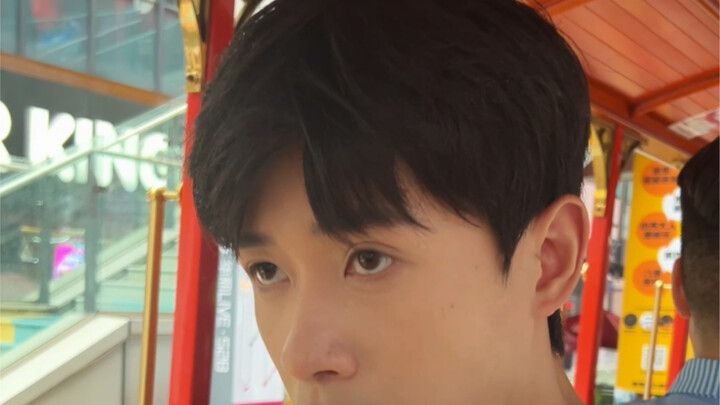 A loser comes to look in the mirror.