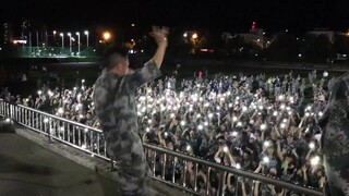 After the military training, the DJ instructors and students danced on the playground, and the scene