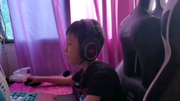 Bocah jenius berusia 9 tahun yang mampu membunuh 4 musuh dalam 1 detik malah dihujat habis-habisan o
