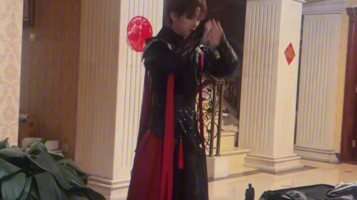 عندما يجد فريق دينغ وقتًا، فهو يستغله في التدريب؛ فالفرص تُمنح لمن هم مستعدون. ممتاز!