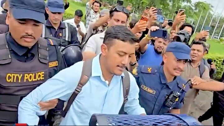 #GenZ #PawanKhadka सरकारले केही गरेन भन्दै विरोध गरेपछि घाइते जेनजी पक्राउ #BalenShah #NepalRaibar