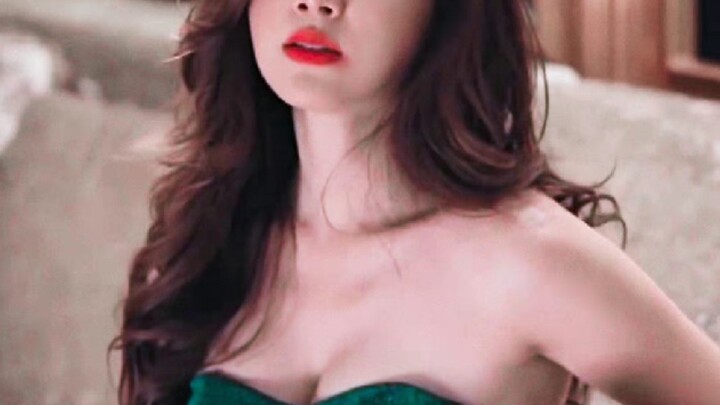 “So pure yet so sassy—how is it even possible for someone to look this good in a jumpsuit?!”