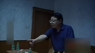 Pada tahun 2000, Wen Qiang menginterogasi Zhang Jun, gangster paling kejam di Hunan. Beberapa tahun 