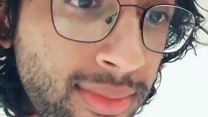 ทำอย่างไรให้ดูเหมือนว่าตัวเองมีเพื่อนเยอะ