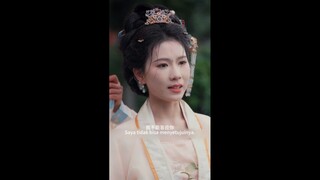 Seorang wanita yang berbakti mengabdikan dirinya kepada suami dan keluarganya namun dikhianati