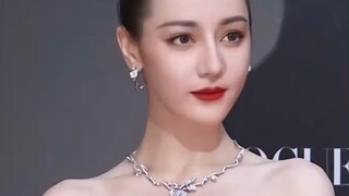 Tak perlu dikatakan lagi, ini adalah kepala yang hebat [Dilraba xDIOR]