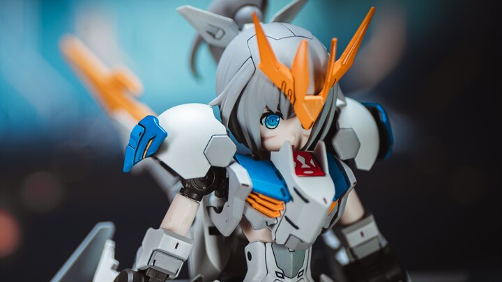 Gundam transforms into a machine girl! Barbatos transforms into the Wolf King in seconds - the Imper