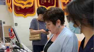 I feel relieved knowing that she doesn't understand Chinese