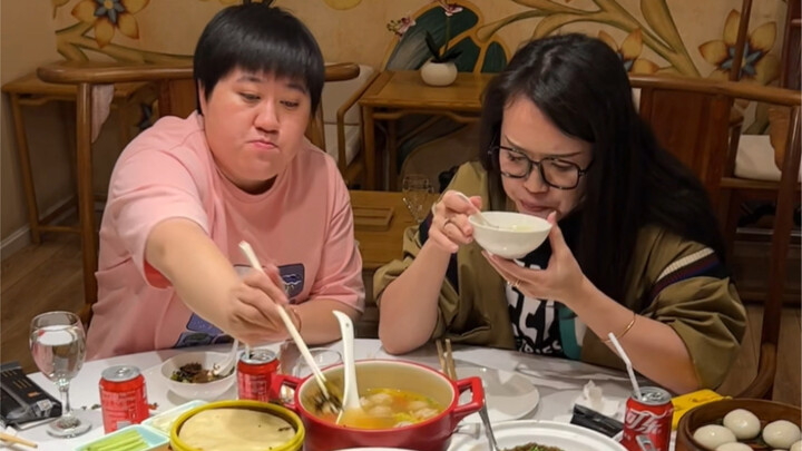 أشعر أنه إذا لم يكن مامو هنا، فإن الطاولة سوف يتم أكلها من قبلهم.