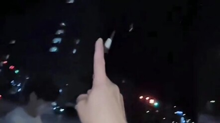 Malam sudah larut, menemani sebatang rokok              Merokok berbahaya bagi kesehatan, sebaiknya 