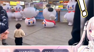 Japanese lolita laughed so much when watching "Snow King's Show" that she squawked with laughter