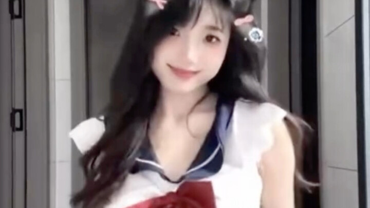 sunny77: Cute girl...
