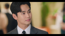 Kim Soo Hyun, that jealous look.