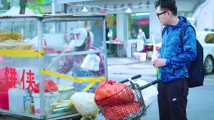 Pria kere: Satu jianbing guozi, tapi jangan pakai pancake, jangan pakai telur, tambah banyak daun ba