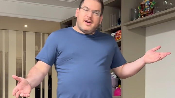 زوجة دا تانغ تقلي الكلب بقوة