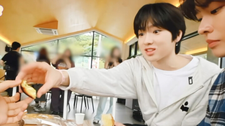 Sakuya phát hiện ra rằng Yushi đã ăn mất món bánh tart trứng của mình!