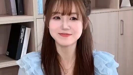 April 💫Siapa pun yang melihatnya akan mendapatkan keberuntungan~