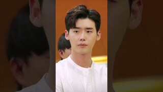he didn't recognize his girlfriend 😔#wtwoworlds #wtwoworldskdrama #kdrama #korea #leejongsuk
