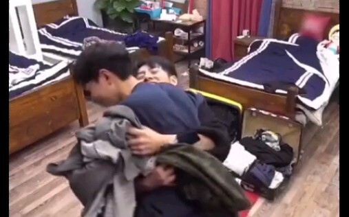 [Xiao Zhan] Burning Boy·Bộ sưu tập cuộc sống nhóm điêu khắc cát của ký túc xá Xiao Zhan! Cái ôm của 