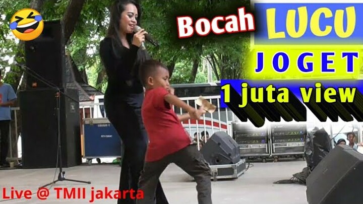 Asli bikin ngakakak ,joget asik Lucu ~ Funny little boy dancing