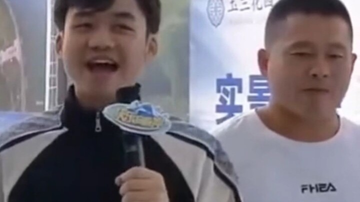 ถ้าพวกคุณในซานตงมี tfboys ของตัวเองล่ะก็ คุณก็ไม่สามารถแข่งขันกับเราเพื่อตั๋ว tfboys ของแท้ได้หรอก 😜
