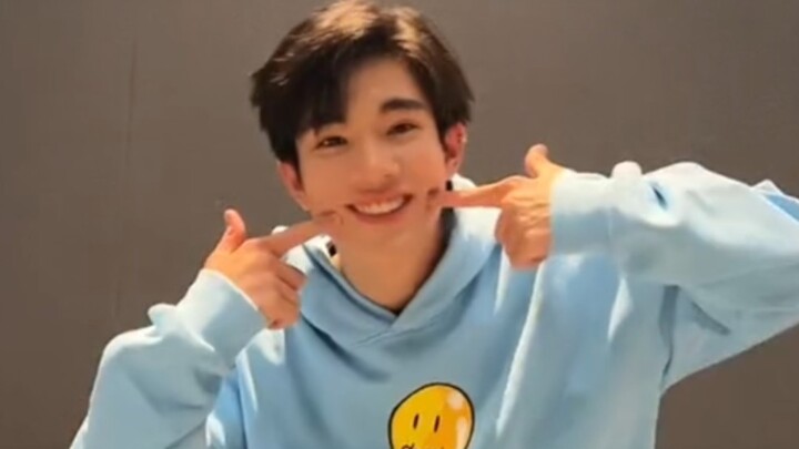 存一个无水印版丝丝跳smileplease