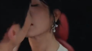 Dia akhirnya menyadari cintanya padaku, bukan wanita lain