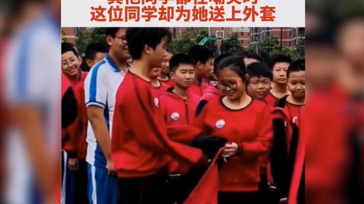 Sebuah adegan kematian sosial yang terkenal, sangat menghina!