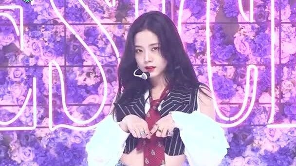 [BLACKPINK Jisoo] Aaaah, this performance is just too amazing! Come on in and feast your eyes on the