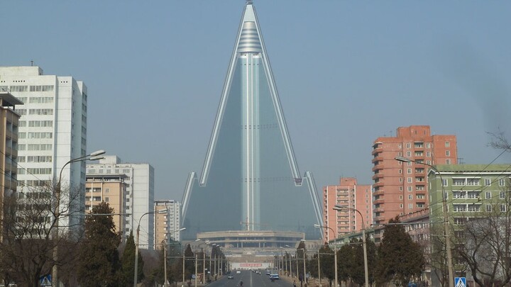 Khách sạn Ryugyong: Từ khách sạn cao nhất thế giới đến “cơn đau đầu” lớn nhất thế giới!