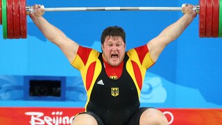 两个人一起举，怎么输？