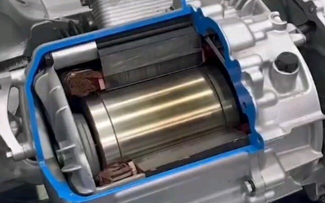 Bagaimana sistem penggerak empat roda Tesla bekerja?