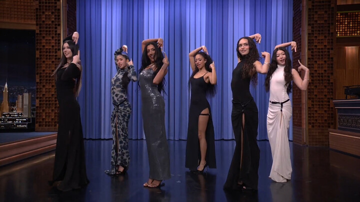 Katseye đã biểu diễn trên The Tonight Show! Mỗi chiếc váy đều đẹp quá chừng!