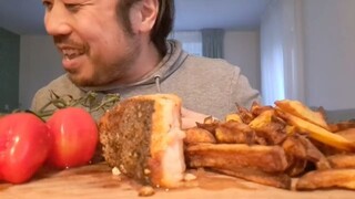 ASMR EATING SOUNDS - SALMON FISH & CHIPS 🐟🍟