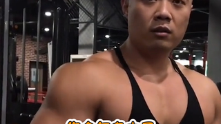 不是，大哥，八岁就八岁，不用过来说！